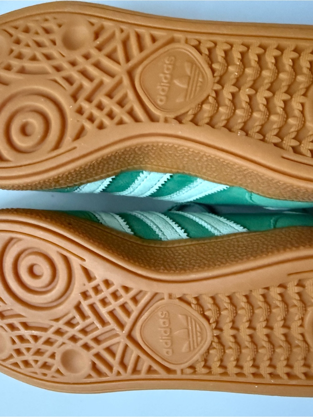 adidas Spezial Green Suede Sneakers with silver lining - Picture 4 of 4